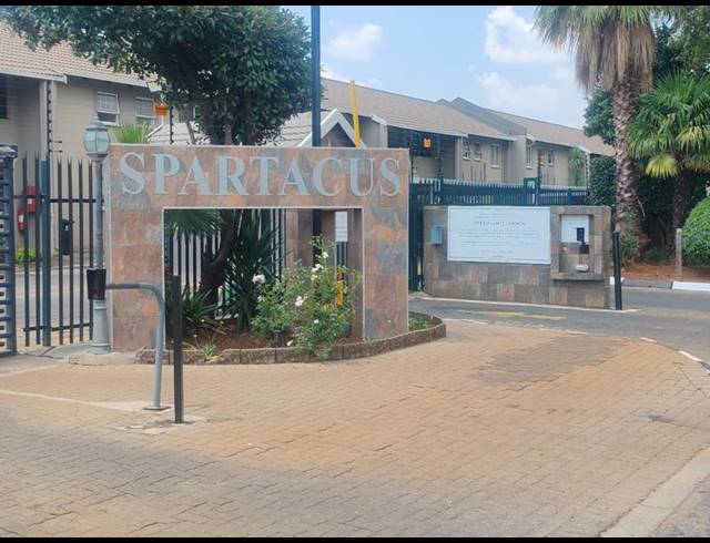 2 BEDROOM COMPLEX FOR SALE IN RAVENSWOOD